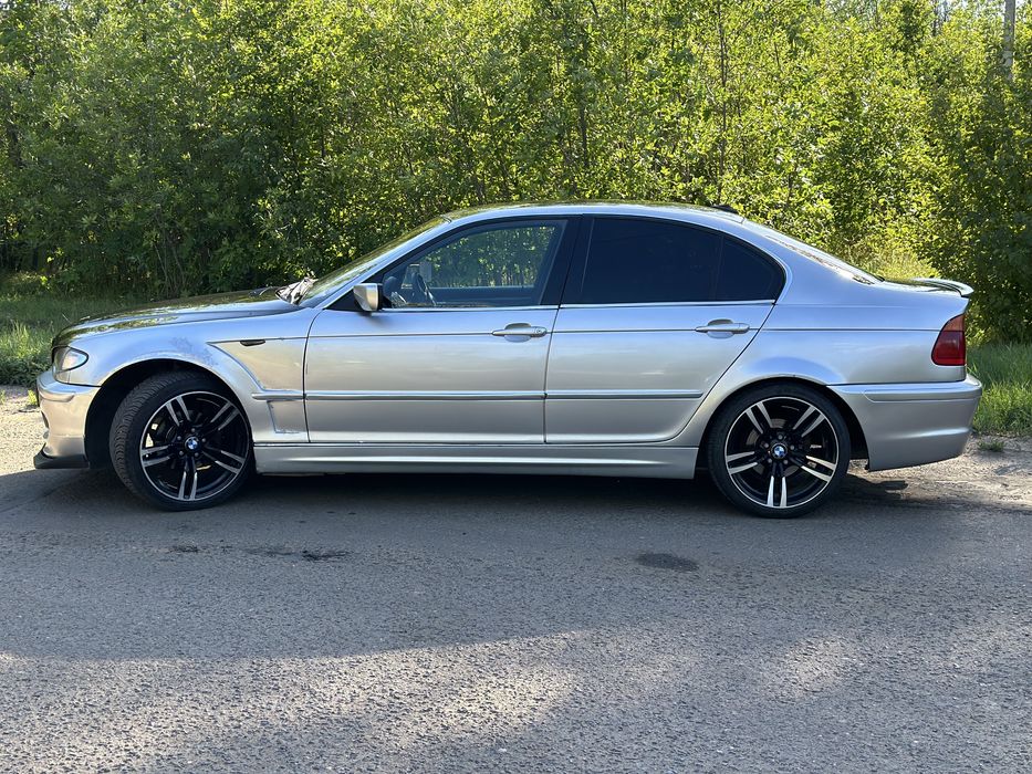 Продам BMW  3 серия e46 2004 года