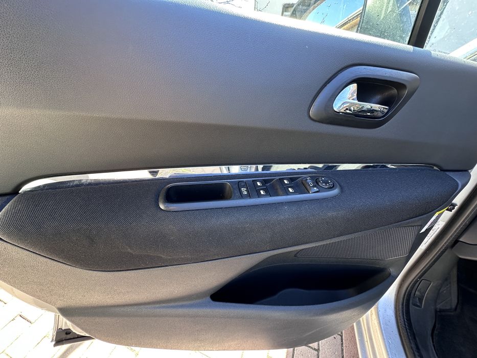 Peugeot 5008 an 2011