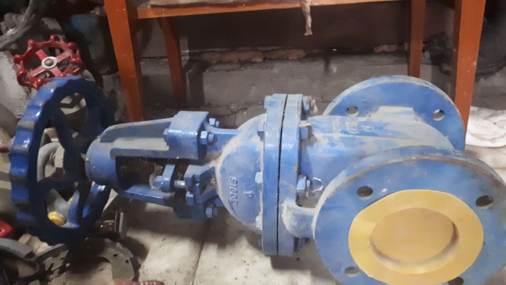 Продам задвижку новая