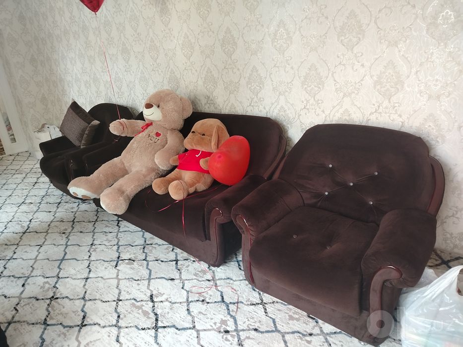 Продаётся Диван с креслами