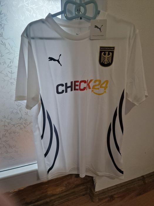 Tricouri customizabile