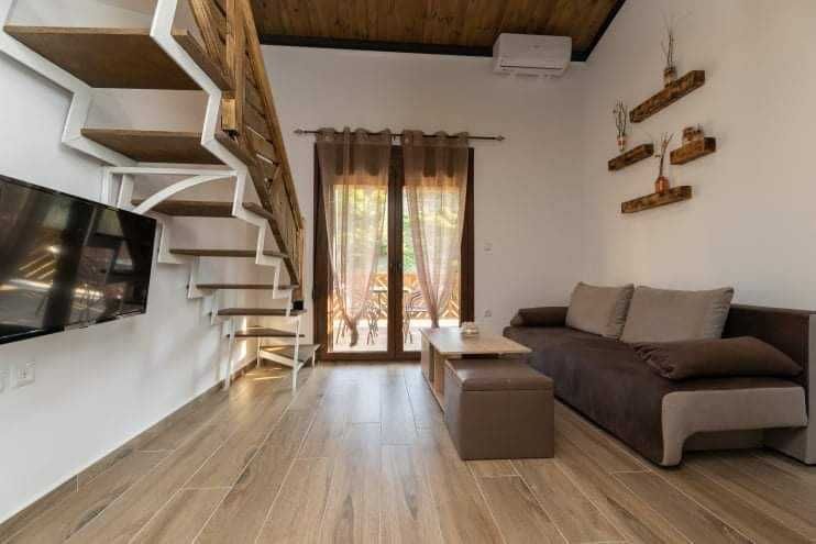 Апартаментен комплекс 147В (апартаменти № 4,5,6) - Неа Перамос, Гърция