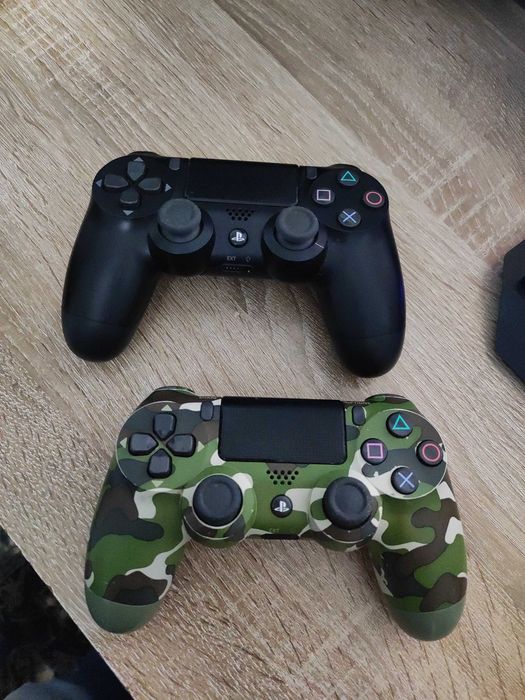 Controllere PS4 wireless – 1 negru + 1 camo