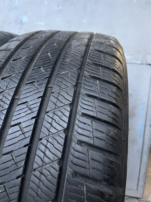 2 бр. всесезонни гуми 255/45/20 Vredestein DOT 5020 6,2 mm