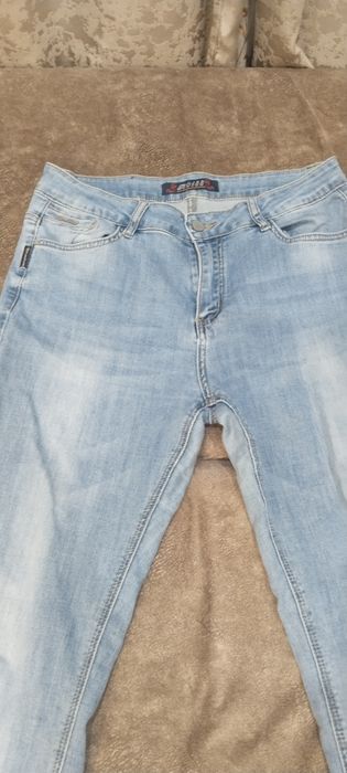 Женские джинсы р33