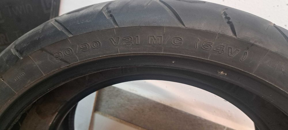 гуми за мотор 150/70/18 и 90/90/21 dunlop meridian