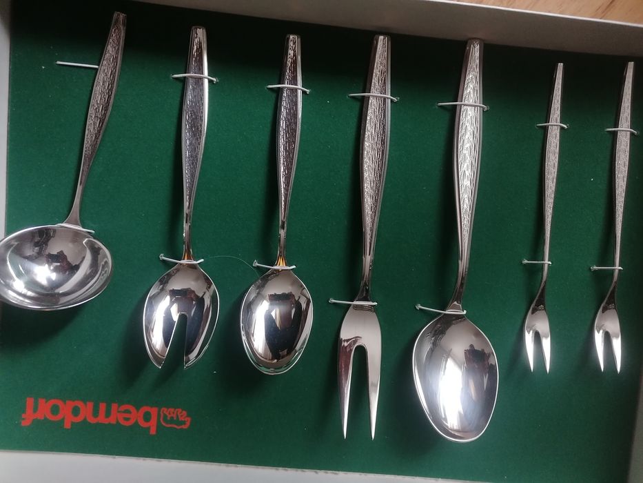 Set tacamuri inox Berndorf Nicro 18/8 noi lingura furculita polonic
