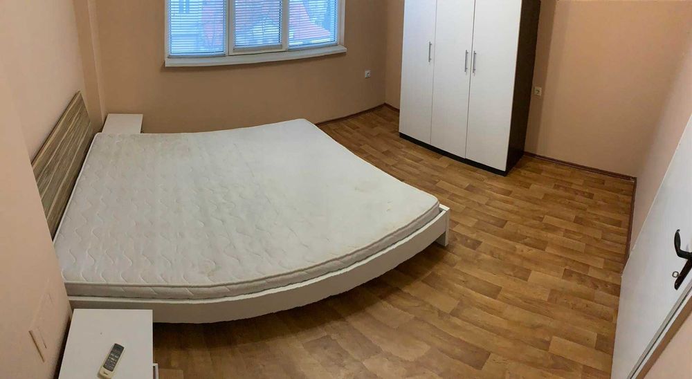 Дава се под наем Двустаен апартамент в Бургас, Център - 70 кв.м за 229.5 € - Снимка #2