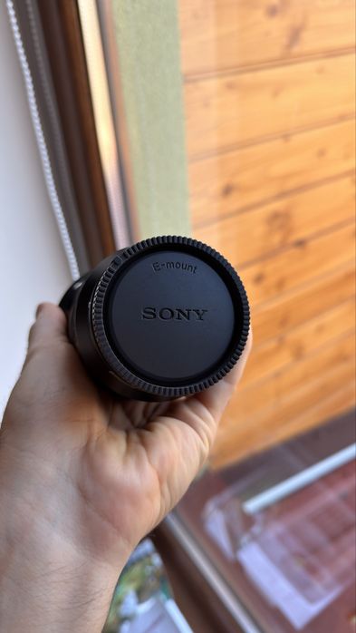 Sony E 18-105 ( G ) F4.0 constant
