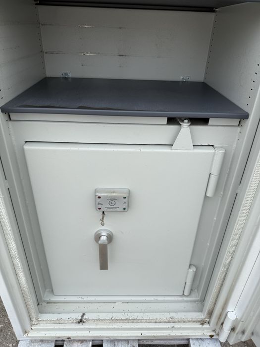 Огнеопорен сейф, Каса