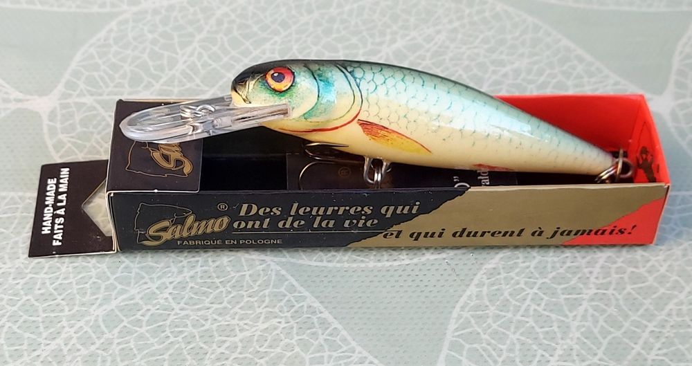 Воблери Salmo Roach