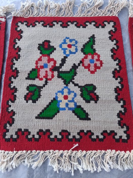 Килимчета мотиви котленски