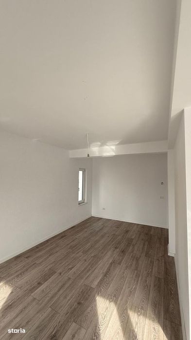 Vilă superbă - finisaje de lux, teren generos, lângă stația de autobuz