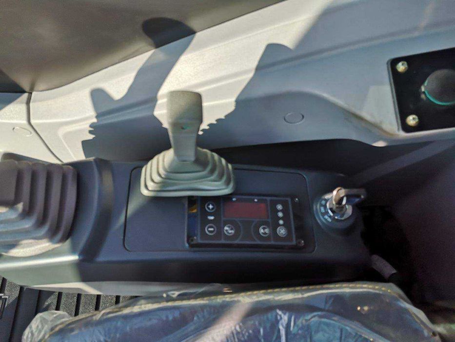 Excavator XCMG XE55DDA  6 Tone, AC  220 ore an 2022  15999Euro + TVA