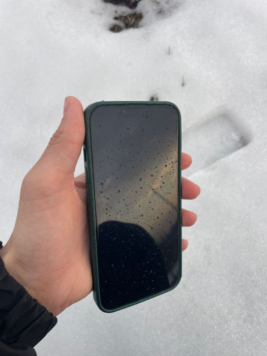 Продам iPhone 13