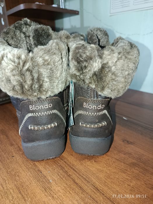 Женские кожанные полусапожки новые .Канада