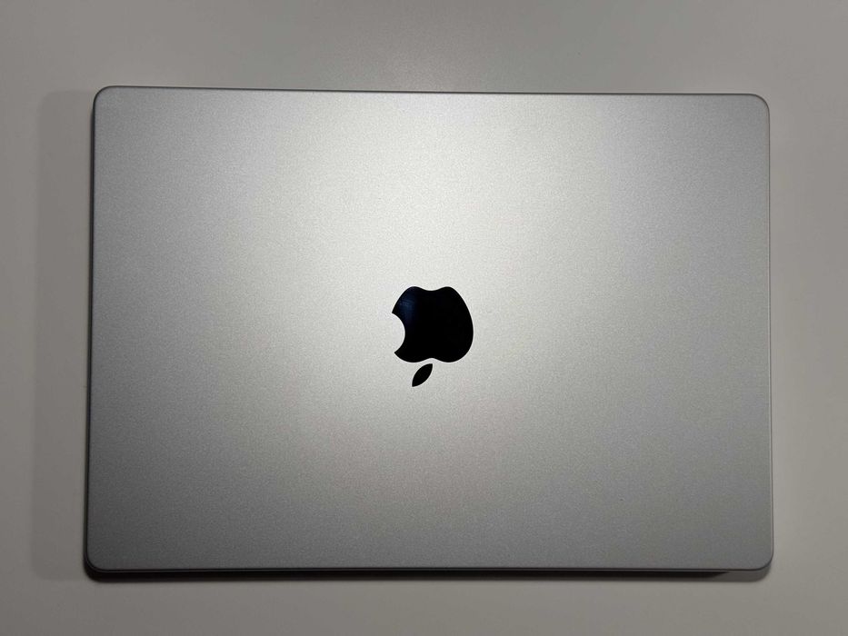 Apple Macbook Pro 14" M1 Pro 16 GB RAM 1 TB SSD