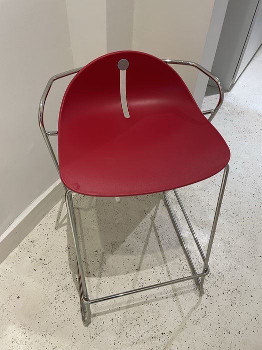 Висок дизайнерски стол