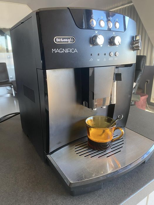 Кафемашона Delonghi Magnifica