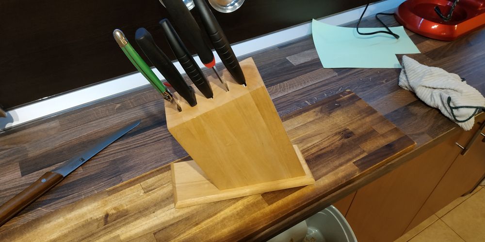 Дървени стойки за ножове