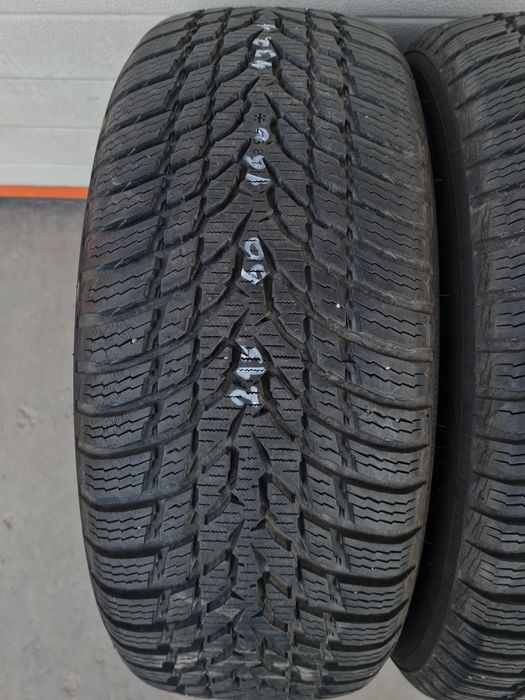 Зимни гуми 2 броя NOKIAN WRSnowProf 215 60 R16 дот 4321