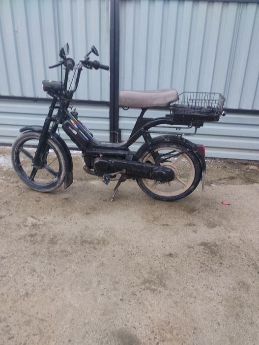 Vand moped Piaggio bravo 49cc  in stare foarte buna