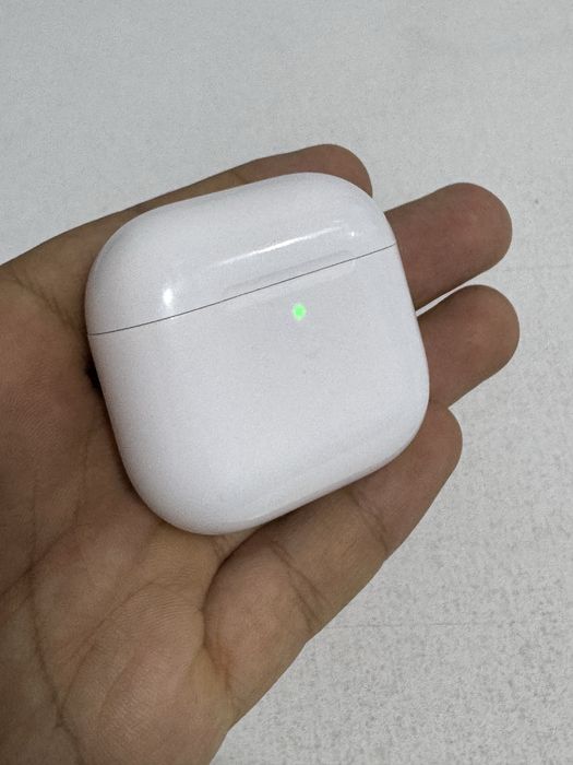 Продам Air Pods 4