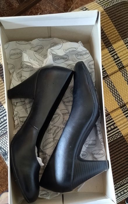 Дамски  обувки и сандали