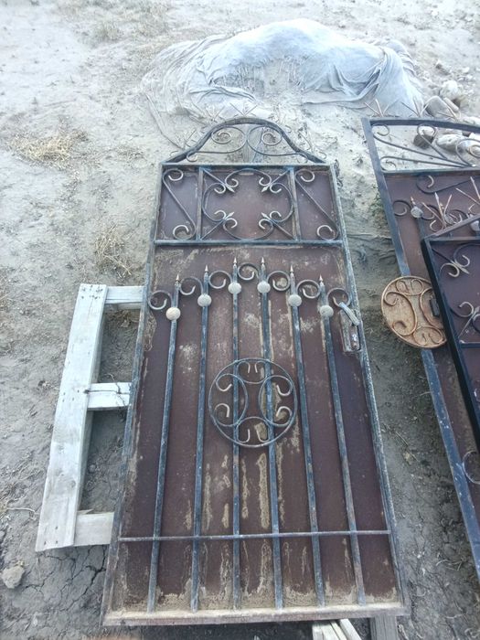 Продам металлические ворота с калиткой, б/у