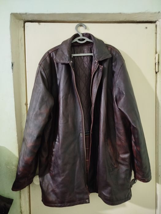 Продам замшевые и кожаные куртки.