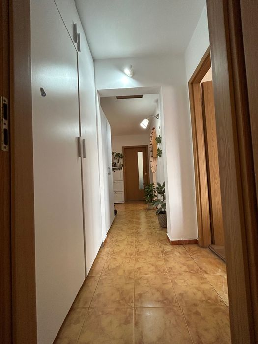 Închiriez apartament decomandat cu 2 camere
