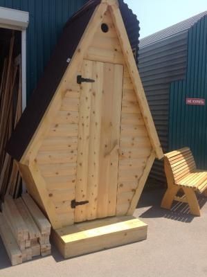 Туалет уличный деревянный
