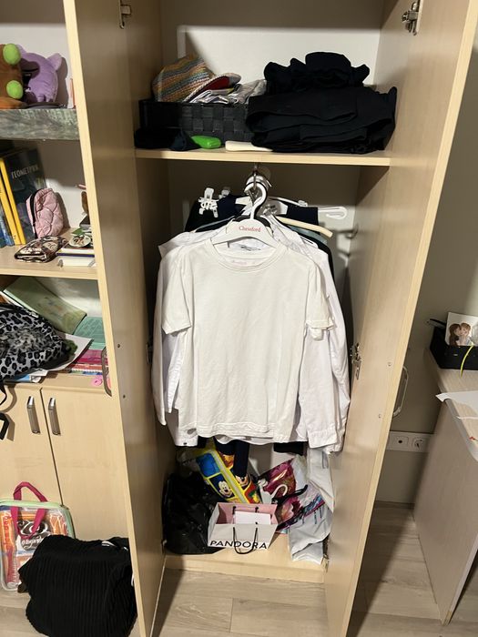 Угловые столы и шкаф