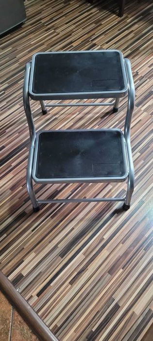 Vand Scara cu doua trepte din teava de otel