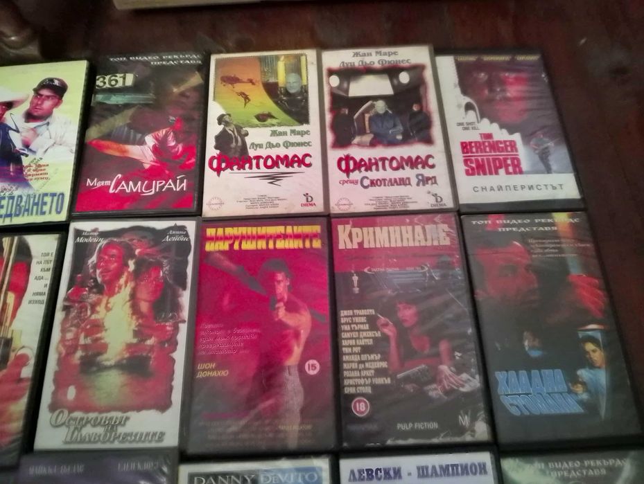 Видеокасети с филми , музика , футбол