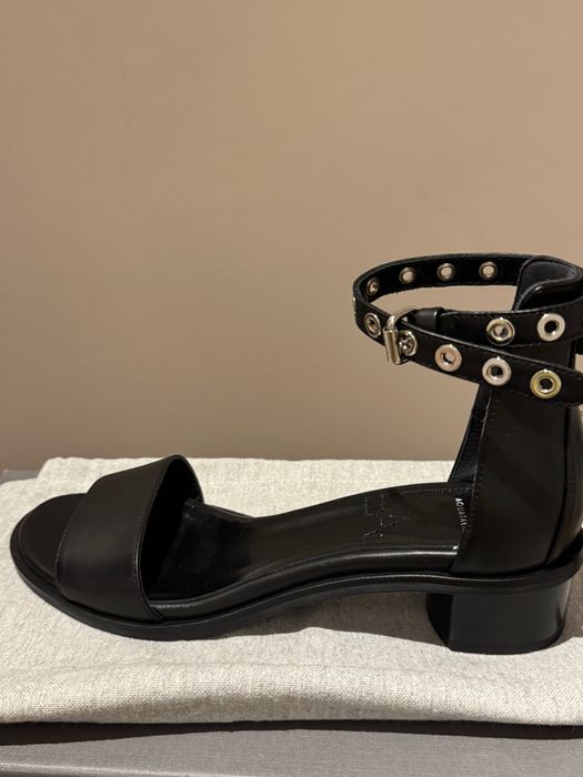 НОВИ  италиански  сандали  Aquatalia,38 размер