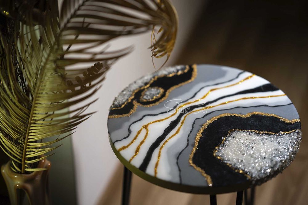 Луксозна помощна масичка със смола