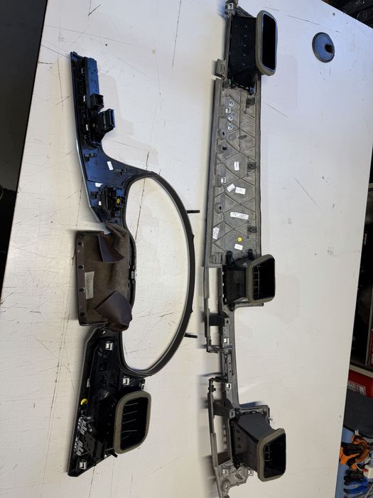 Trimuri grile ventilatie audi a8