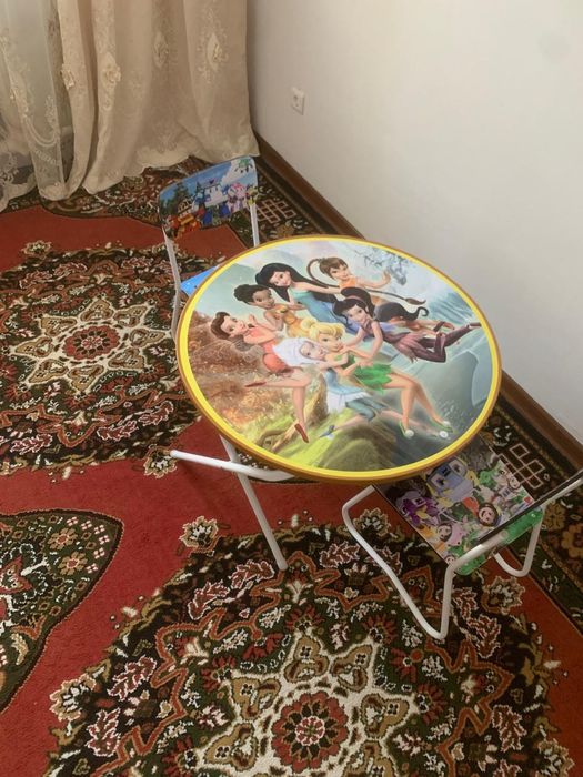Детский стол с стулом