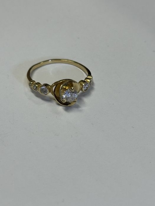 красив златен дамски пръстен 1.83гр 14к 585