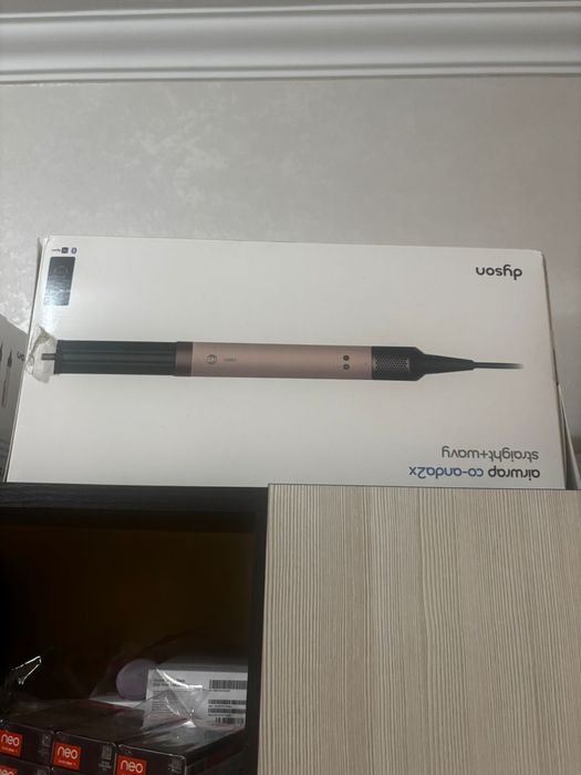 Продам дайсоны есть утюжок , фен ,