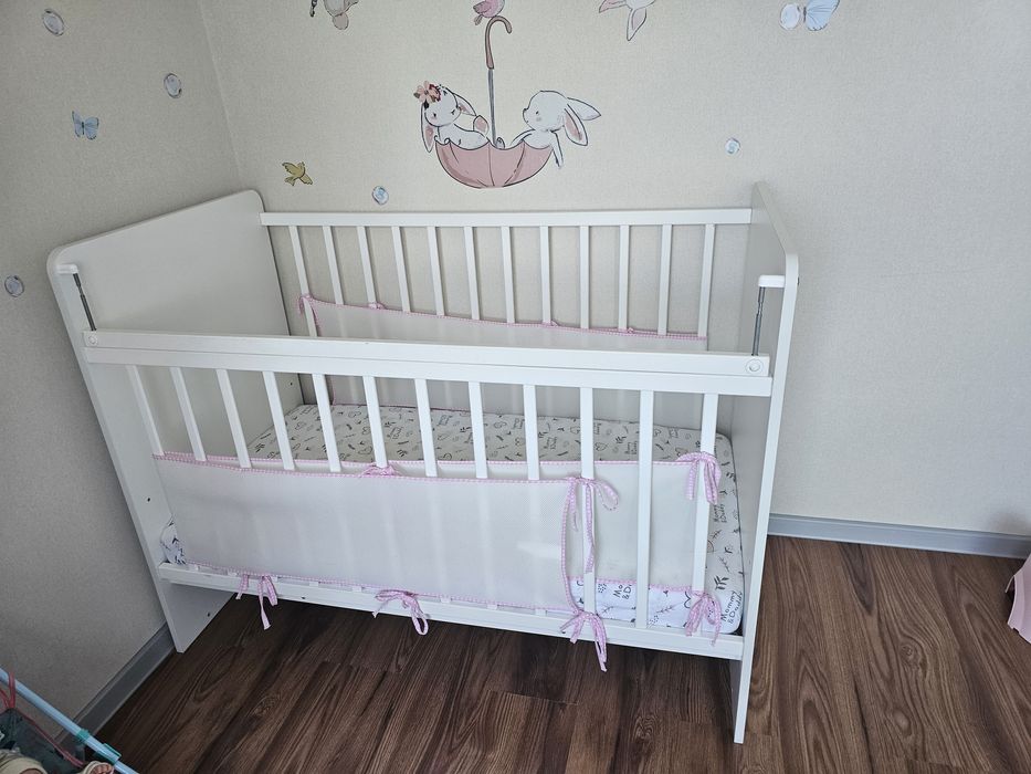 Продам  детскую кроватку с матрасом