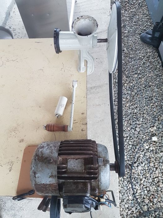 Maşină de tocat carne