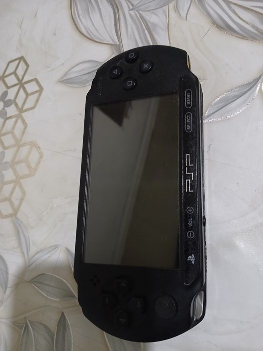 PSP модель Е1000