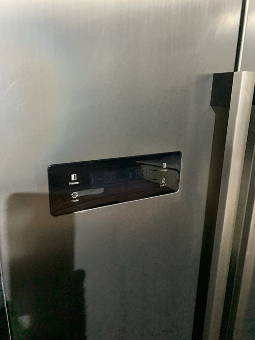 Frigider side by side beko