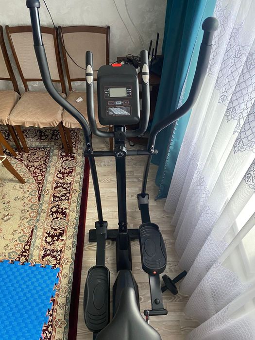 Эллиптический тренажёр