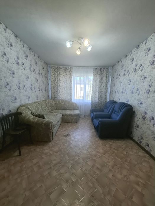 3 ком Строитель 64 м²