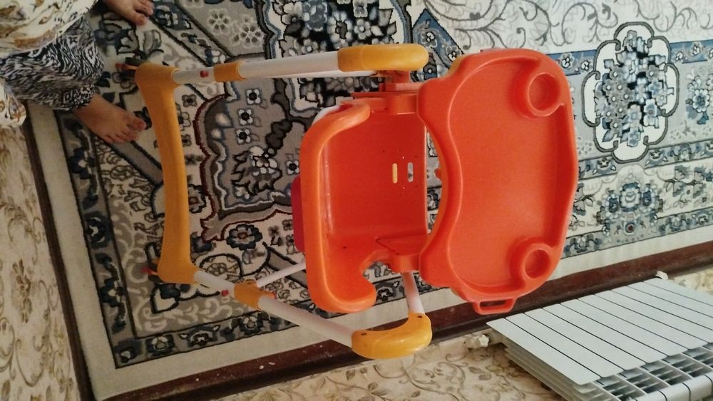 Bolalar ovqatlanadigan stul