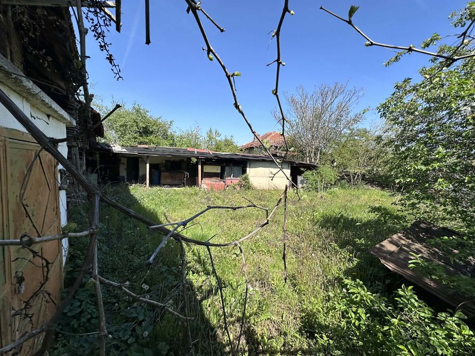 Продавам къща в село Петревене Kyshta s. Petrevene