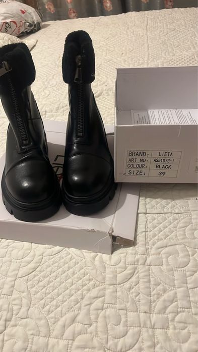 Зимние сапоги ,ботинки